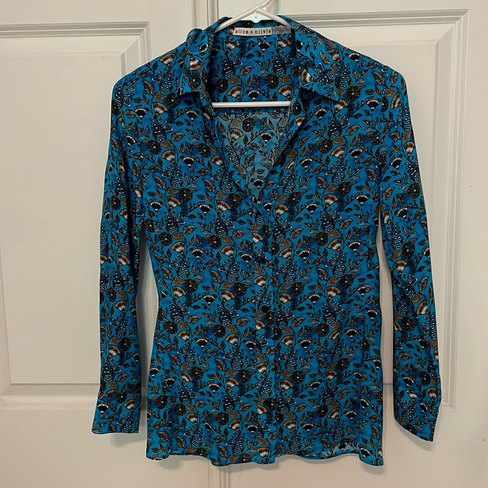 Alice & Olivia 100% Silk button down top